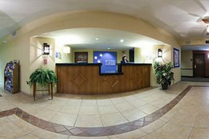 Holiday Inn Express Hotel & Suites Bishop