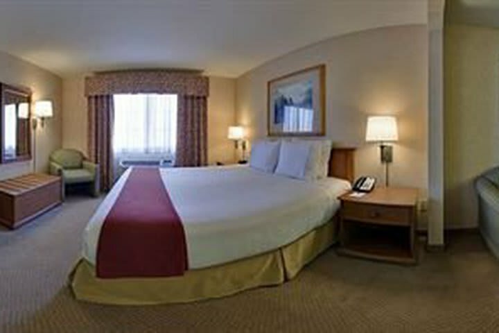 Holiday Inn Express Hotel & Suites Bishop