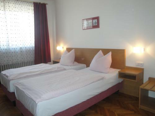 Hostal Pension Karnet