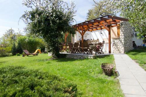 Hostal Pension Karnet