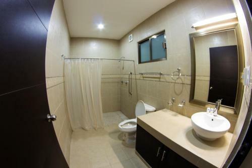 Hotel &amp; Suites Domani