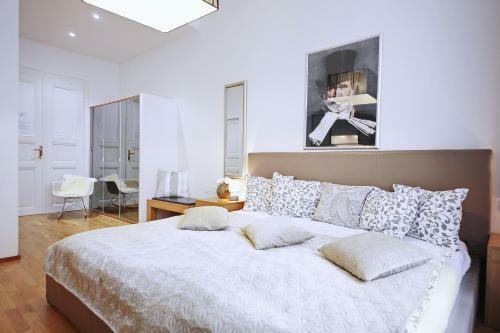 Myhouse Apartments
