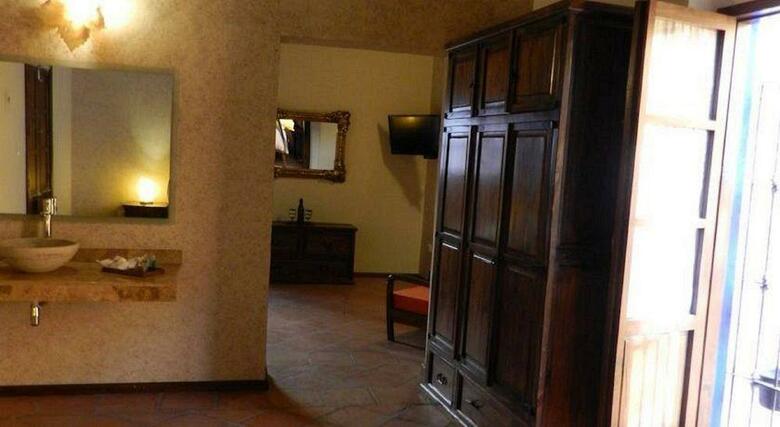 Al Otro Lado Del Rio Hotel