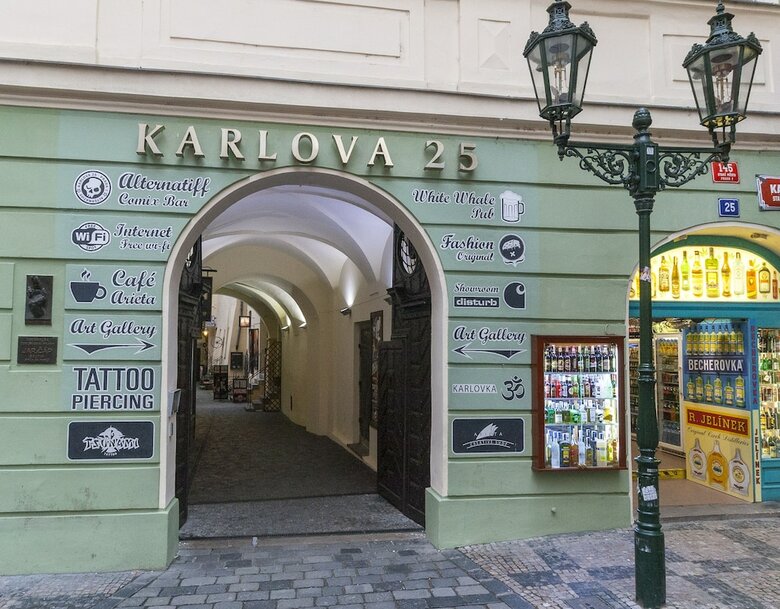 Karlova 25 Apartments
