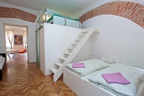 Apartment - The Modern Flat