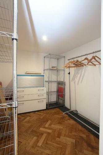 Apartment - The Modern Flat