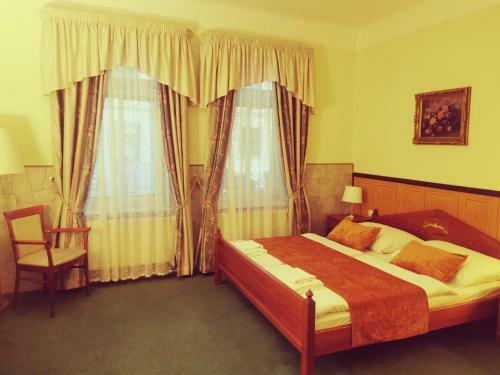 River Star Hotel