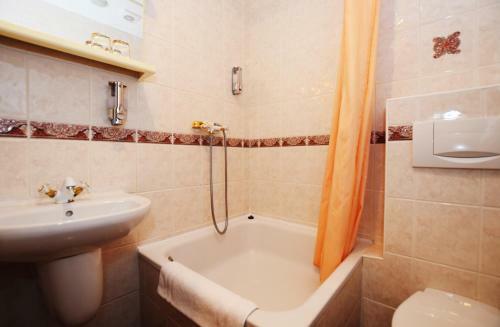 River Star Hotel