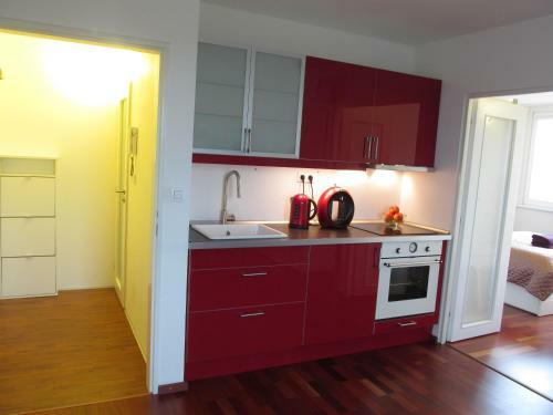 Golden Family Apartments