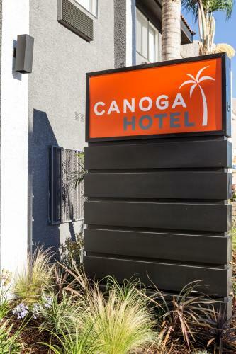 Canoga Hotel At Warner Center