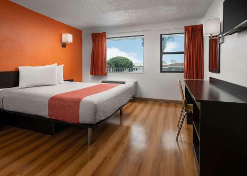 Motel 6 Carlsbad East