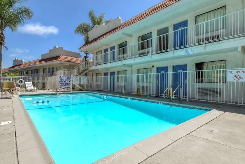 Motel 6 Carlsbad East