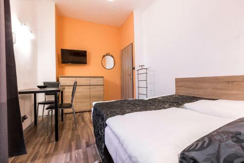 Hostal Guesthouse / Penzion Davids