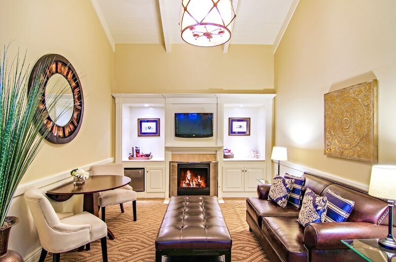 Posada Carriage House Inn