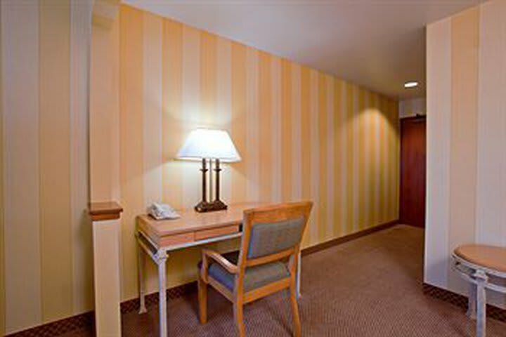 Hotel Holiday Inn Express & Suites Carpinteria