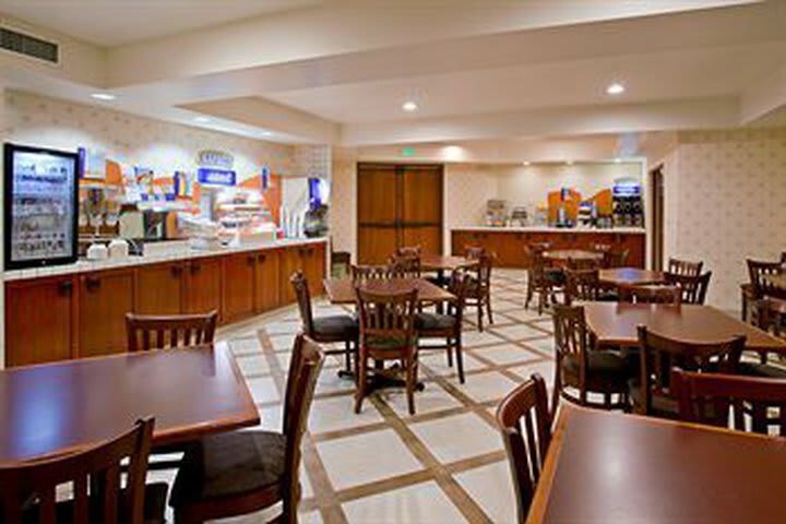 Hotel Holiday Inn Express & Suites Carpinteria