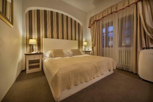 Hotel U 3 Pstrosu