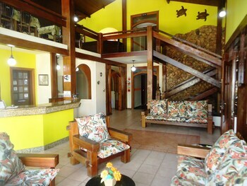 Hostal Vale Verde Praia Hotel