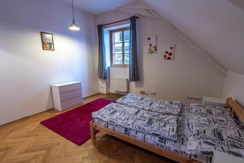 Sg1 Hostel