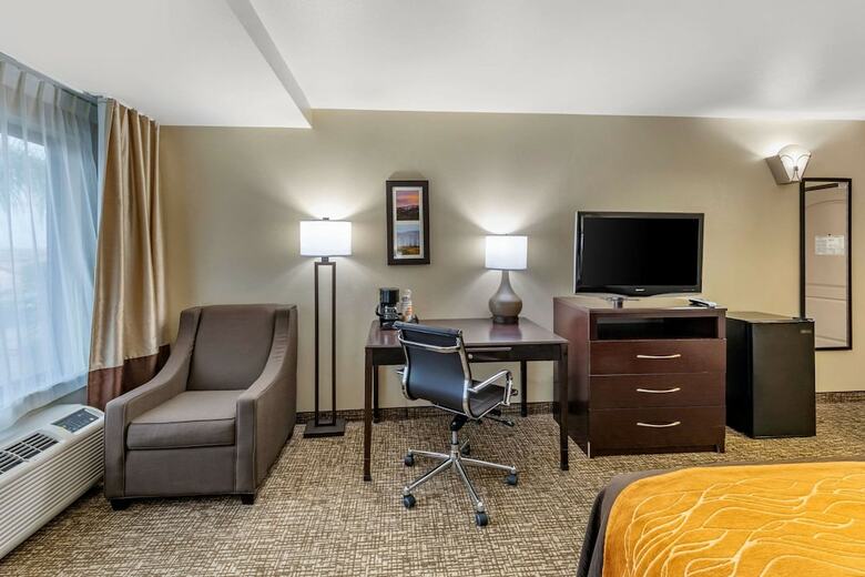 Hotel Comfort Inn And Suites Colton
