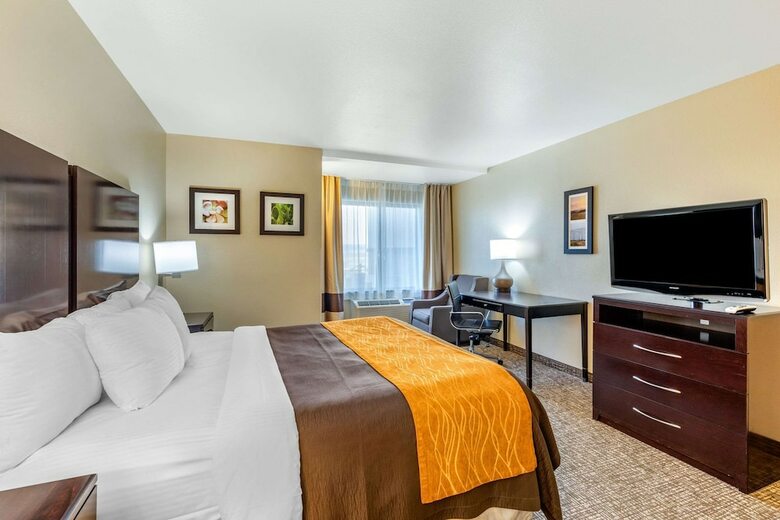 Hotel Comfort Inn And Suites Colton