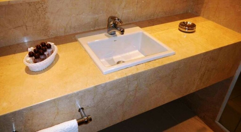 Hotel Atl�ntico Rio Budget