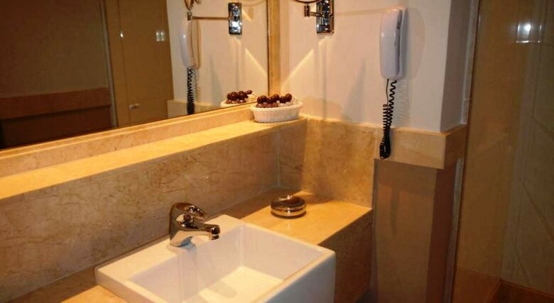 Hotel Atl�ntico Rio Budget