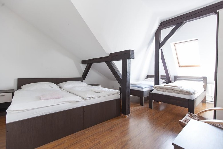 Elisky Kr�snohorsk� Apartments