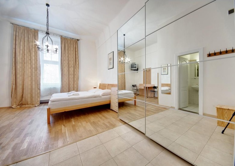 Elisky Kr�snohorsk� Apartments