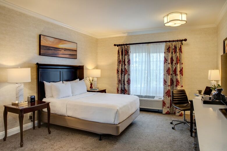 Ayres Hotel & Suites Costa Mesa/newport Beach