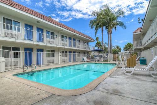 Motel 6 Costa Mesa