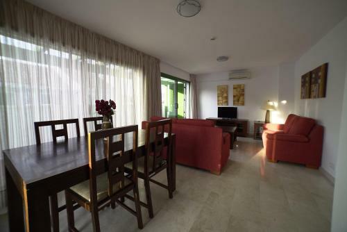 Apartamentos Pueblo El Goleto Aptos.