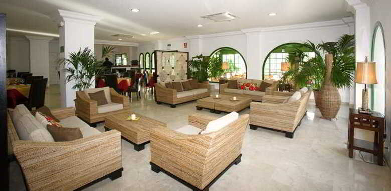 Apartamentos Pueblo El Goleto Aptos.