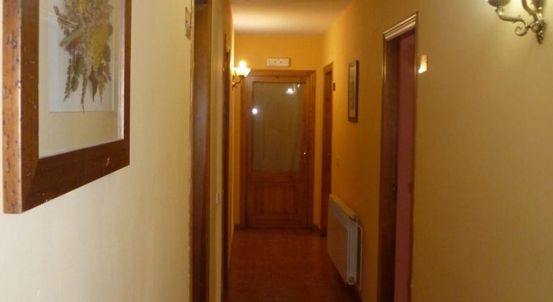 Hotel Escuils Hostal