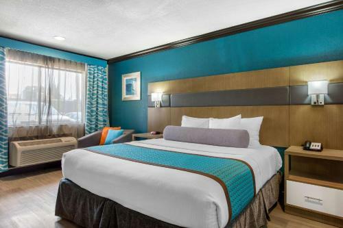 The Blvd Hotel