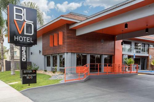 The Blvd Hotel