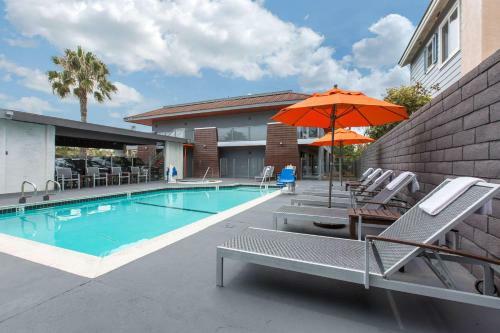 The Blvd Hotel