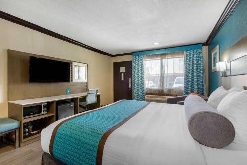 The Blvd Hotel