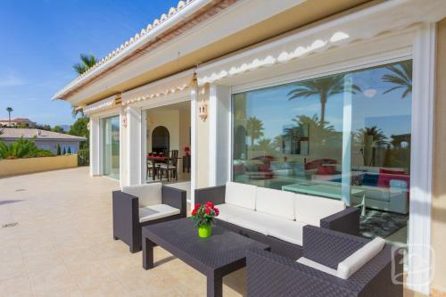 Holiday Villa La Corona