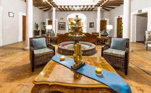 Hotel Dos Patios