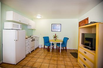 Posada Leucadia Beach Inn