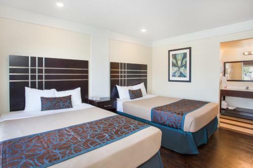 Motel Travelodge Highway 41
