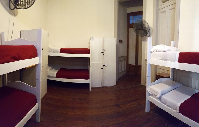 Hostal Voyage Recoleta Hostel