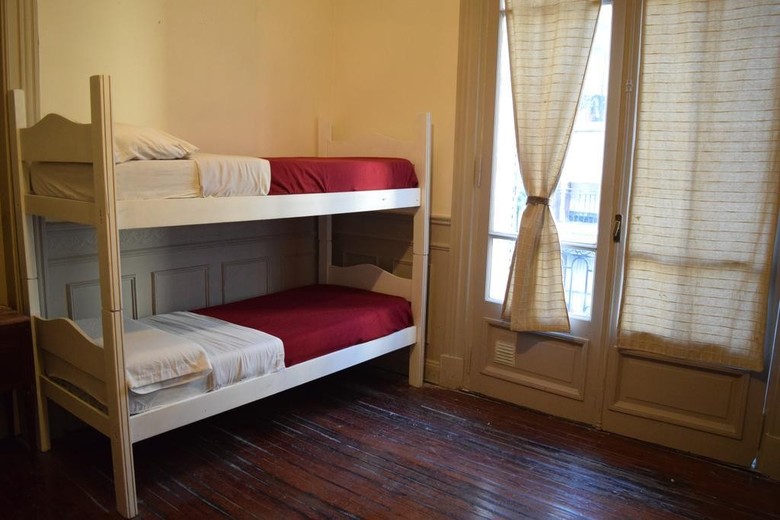 Hostal Voyage Recoleta Hostel