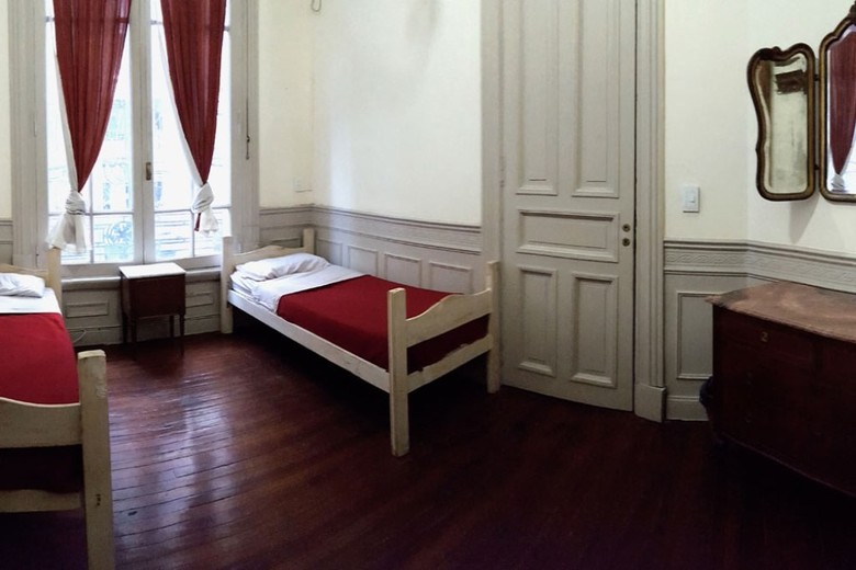 Hostal Voyage Recoleta Hostel