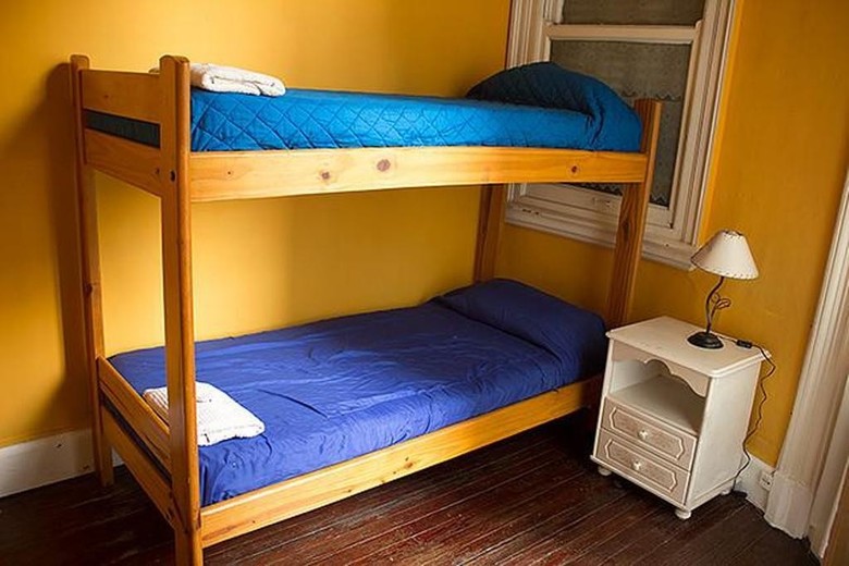 1385 Hostel