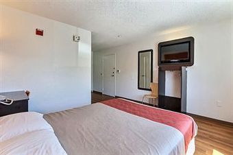 Motel 6 Gilroy