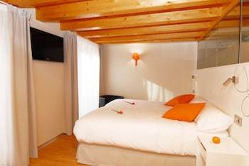 Hotel Hostal Rimbombin