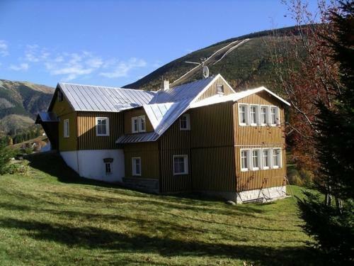 Hostal Pension 48