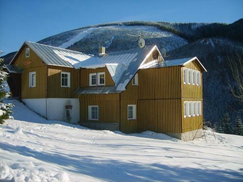 Hostal Pension 48